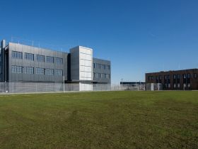NTT’s colocatie bedrijf e-shelter opent eerste datacenter in Nederland, in Amsterdam