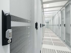 Datacenters bieden kijkje achter de schermen van het internet